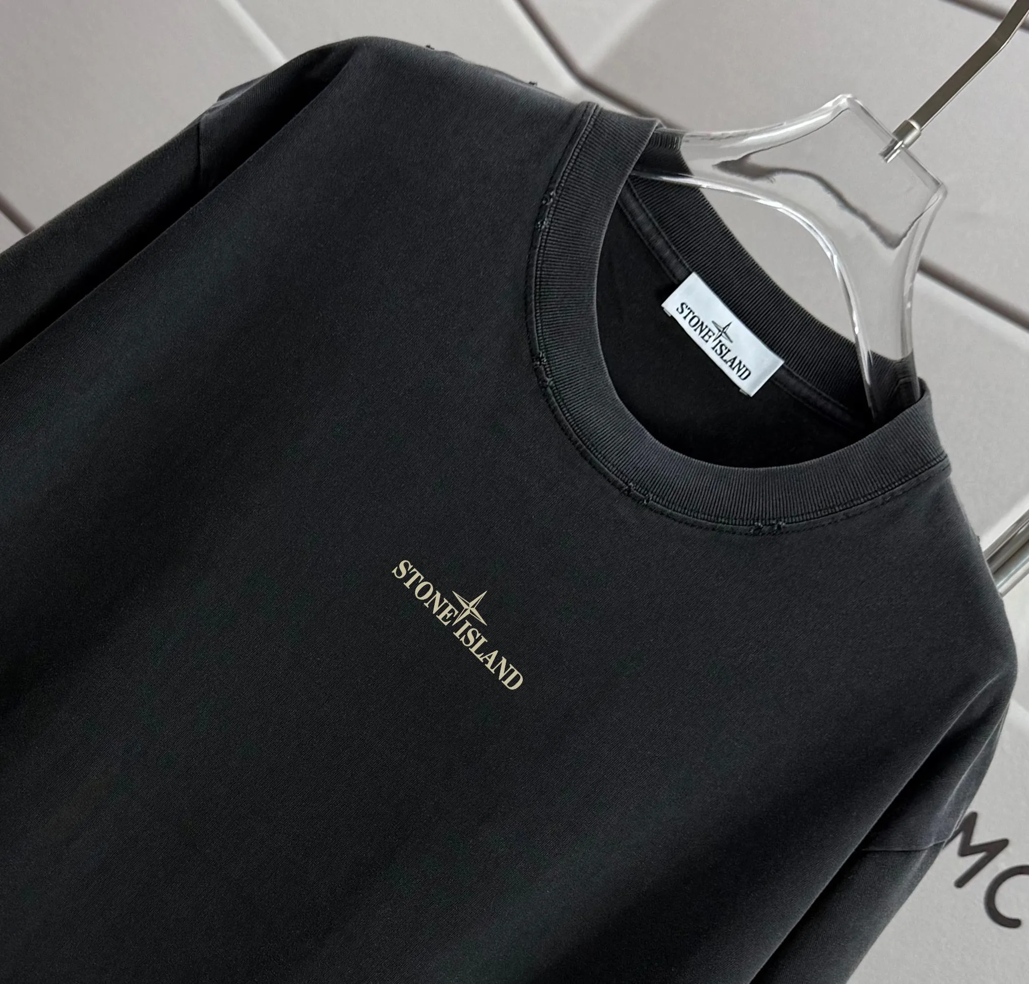 P160 Ston* islan* 石*岛 2025 autumn and winter new style Washed and worn 320g round neck short-sleeved tee Unisex loose version Color: Washed black Washed white Washed gray Brown Size: S M L XL XXL Size: S (90-130 pounds) M (120-150 pounds) L (140-165 pounds) (160-180 catties) XXL (180-210 catties)